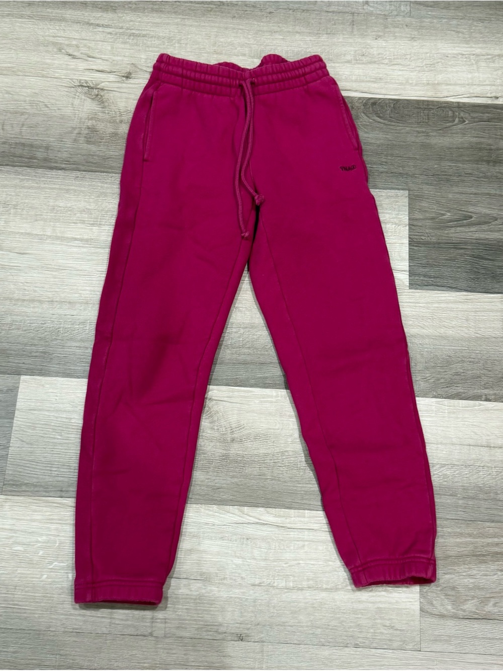 TNA Aritzia pink raspberry Sweatpants